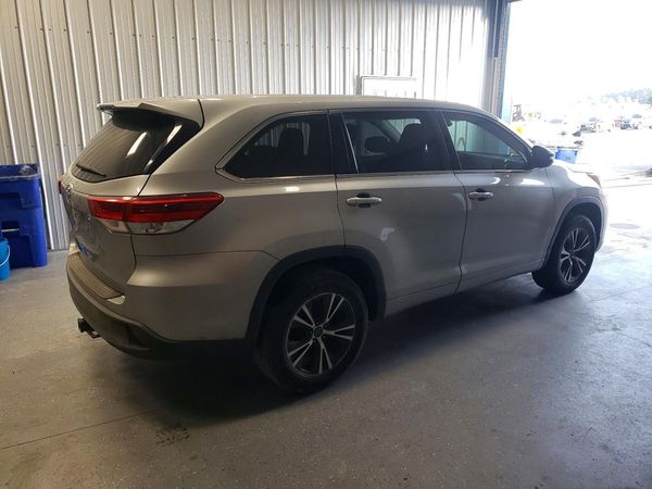 2018 TOYOTA HIGHLANDER LE/LE Plus