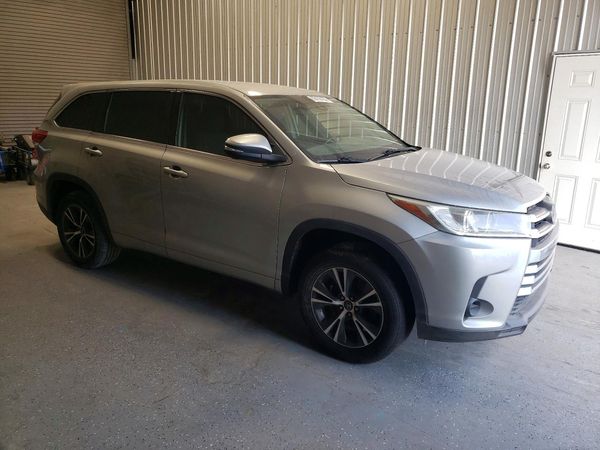 2018 TOYOTA HIGHLANDER LE/LE Plus