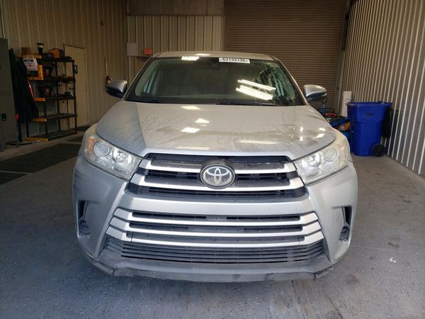 2018 TOYOTA HIGHLANDER LE/LE Plus