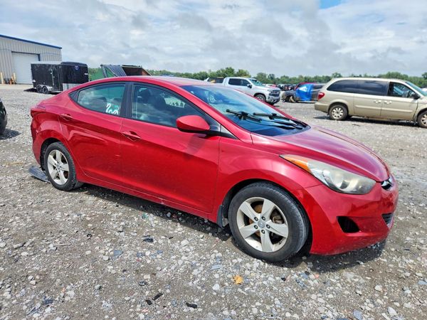 2013 HYUNDAI ELANTRA