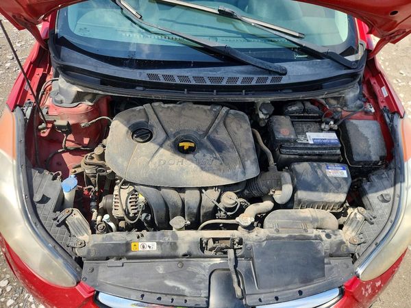 2013 HYUNDAI ELANTRA