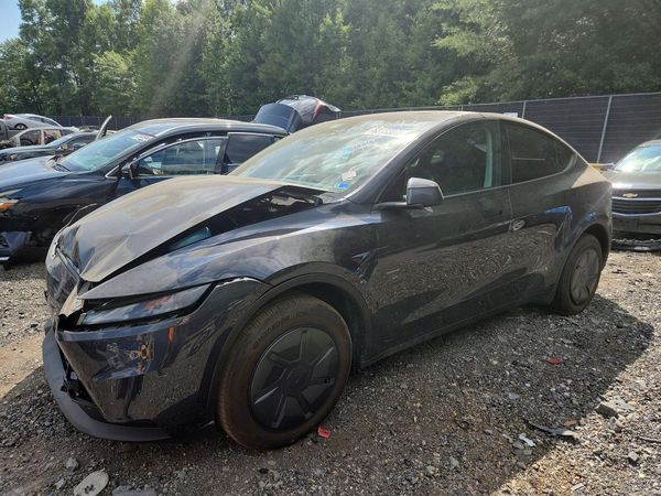 2026 TESLA MODEL Y — Front 3/4