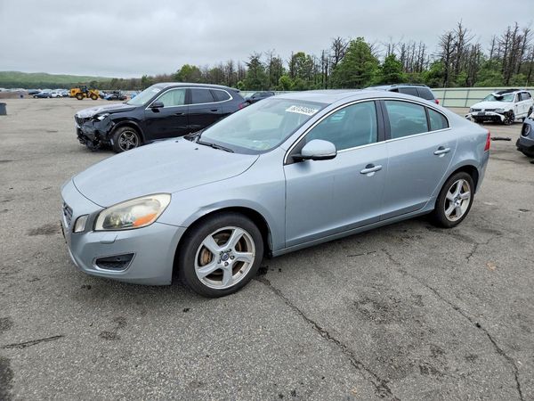 2013 VOLVO S60