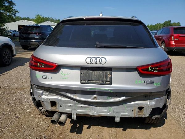 2015 AUDI Q3 quattro Premium Plus