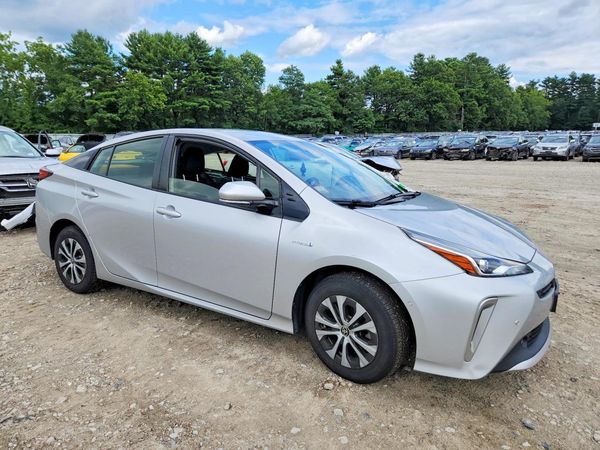 2020 TOYOTA PRIUS