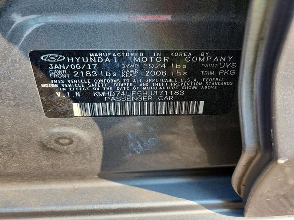 2017 HYUNDAI ELANTRA SE Base