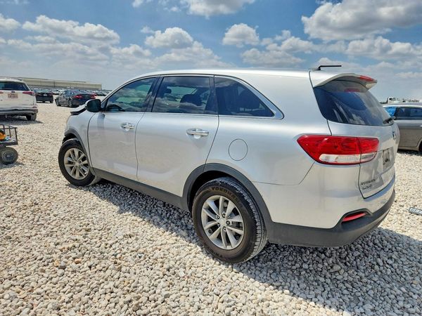 2016 KIA SORENTO L / LX