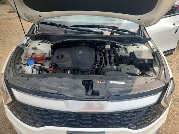 2023 KIA SPORTAGE EX — Engine bay