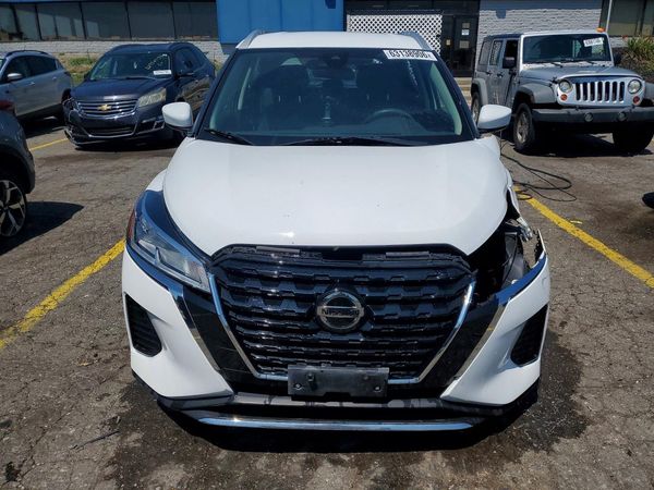 2021 NISSAN KICKS SV