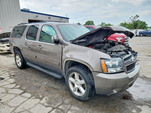 2013 CHEVROLET SUBURBAN LT
