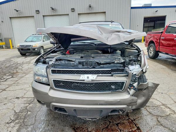 2013 CHEVROLET SUBURBAN LT