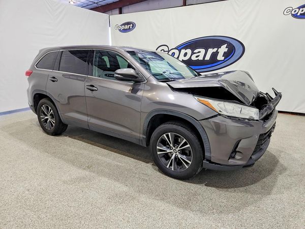 2019 TOYOTA HIGHLANDER LE/LE Plus
