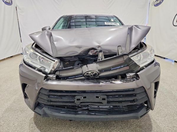 2019 TOYOTA HIGHLANDER LE/LE Plus
