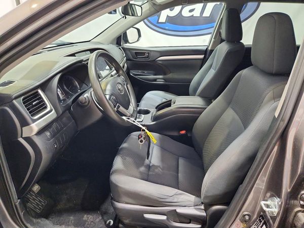 2019 TOYOTA HIGHLANDER LE/LE Plus