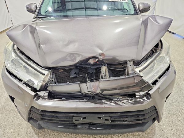 2019 TOYOTA HIGHLANDER LE/LE Plus