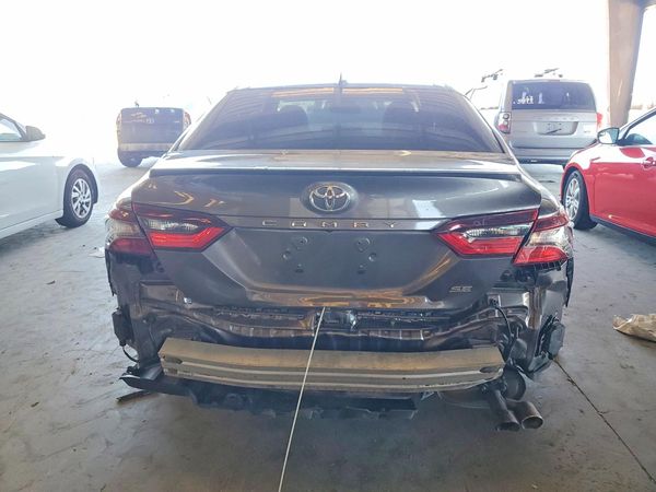 2021 TOYOTA CAMRY SE + Convenient Pkg