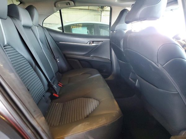 2021 TOYOTA CAMRY SE + Convenient Pkg