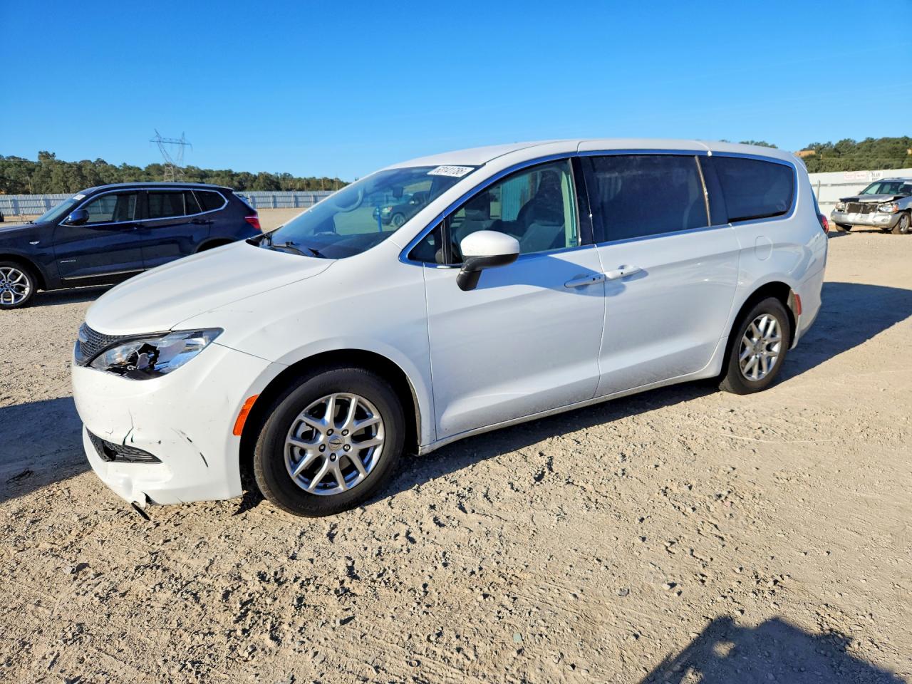2022 CHRYSLER VOYAGER LX