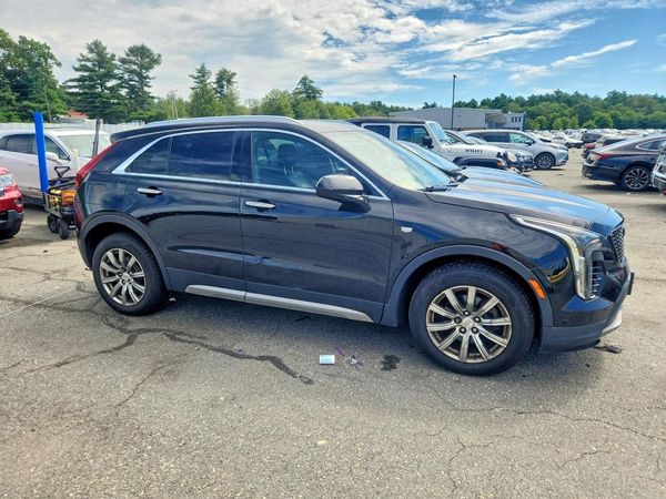 2019 CADILLAC XT4 Premium Luxury
