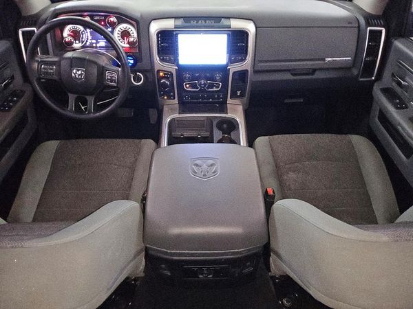 2016 RAM 1500 SLT
