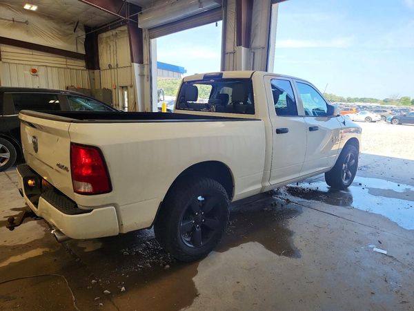 2016 RAM 1500 ST QUAD CAB 4X4