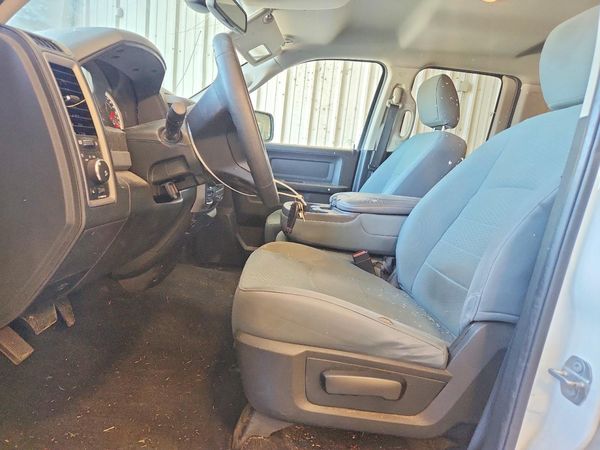 2016 RAM 1500 ST QUAD CAB 4X4