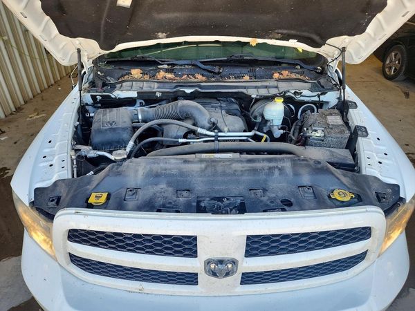 2016 RAM 1500 ST QUAD CAB 4X4