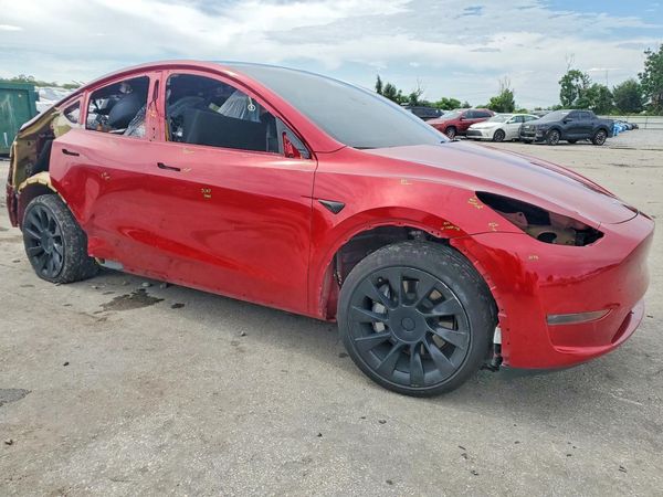 2024 TESLA MODEL Y