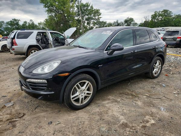 2013 PORSCHE CAYENNE