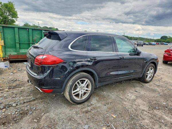 2013 PORSCHE CAYENNE