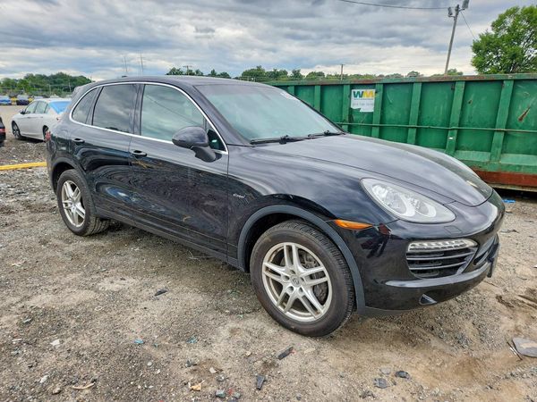 2013 PORSCHE CAYENNE
