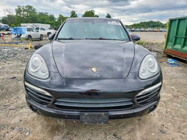 2013 PORSCHE CAYENNE
