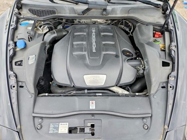 2013 PORSCHE CAYENNE