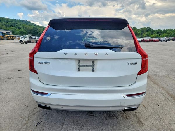 2016 VOLVO XC90