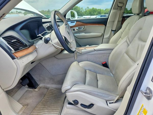 2016 VOLVO XC90