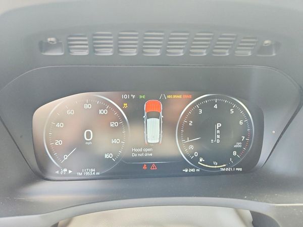 2016 VOLVO XC90