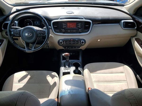 2016 KIA SORENTO L / LX