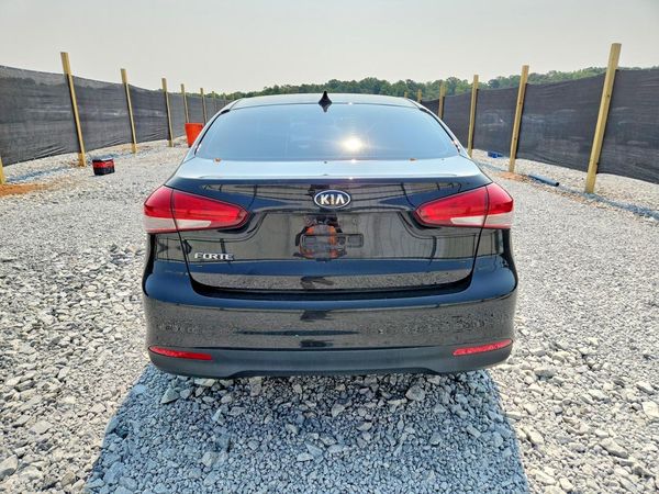 2018 KIA FORTE LX Base
