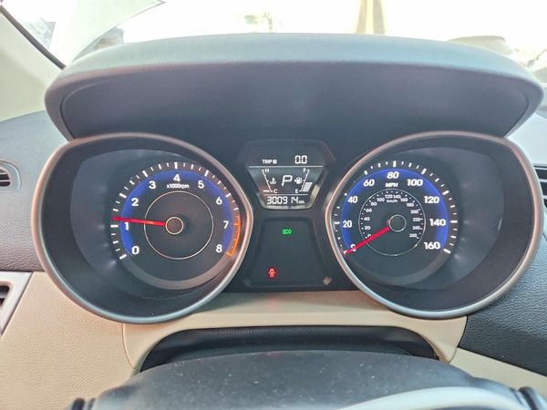 2014 HYUNDAI ELANTRA GLS(Middle)