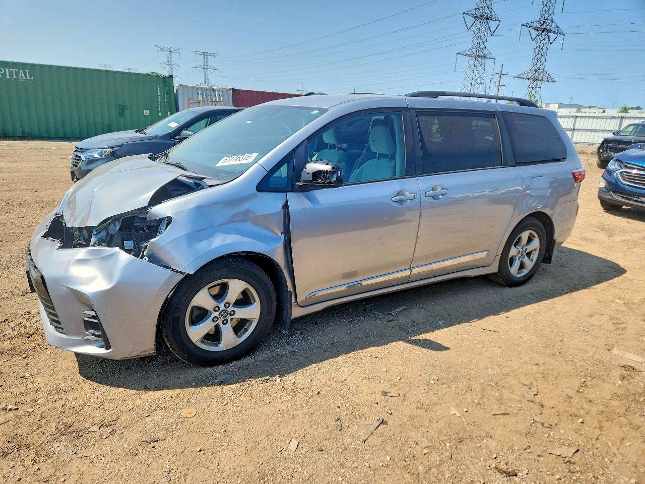 2018 TOYOTA SIENNA LE