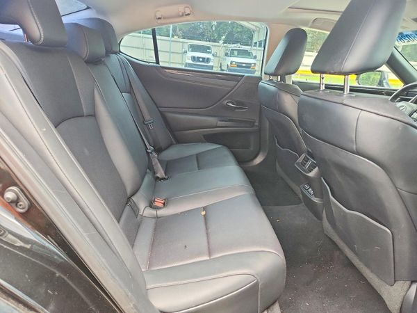 2019 LEXUS ES 350