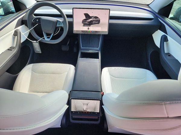 2026 TESLA MODEL Y