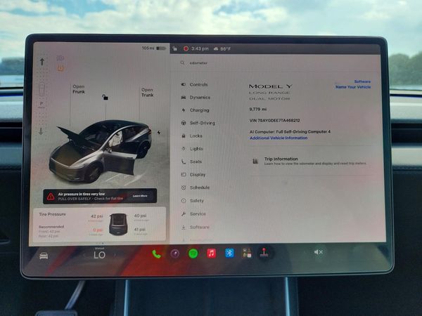 2026 TESLA MODEL Y