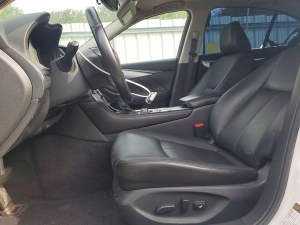 2019 INFINITI Q50 — DENT