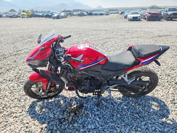 2025 HONDA CBR CYCLE