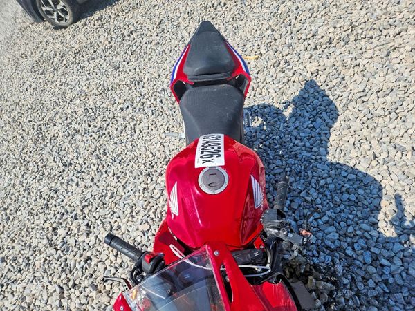 2025 HONDA CBR CYCLE