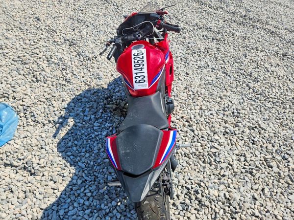 2025 HONDA CBR CYCLE