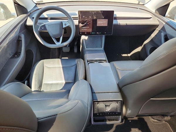 2026 TESLA MODEL Y