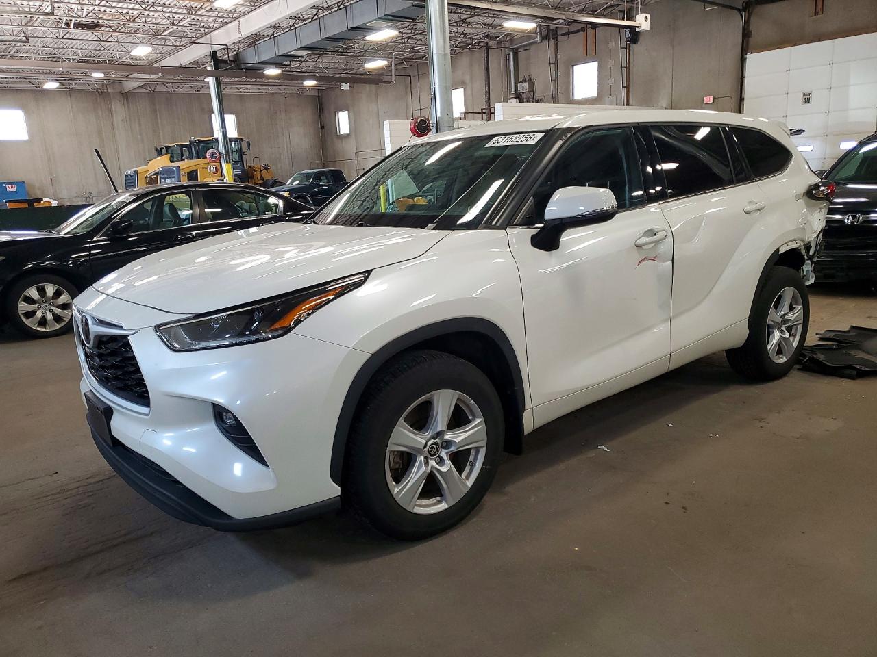 2021 TOYOTA HIGHLANDER LE
