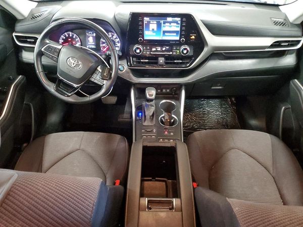 2021 TOYOTA HIGHLANDER LE